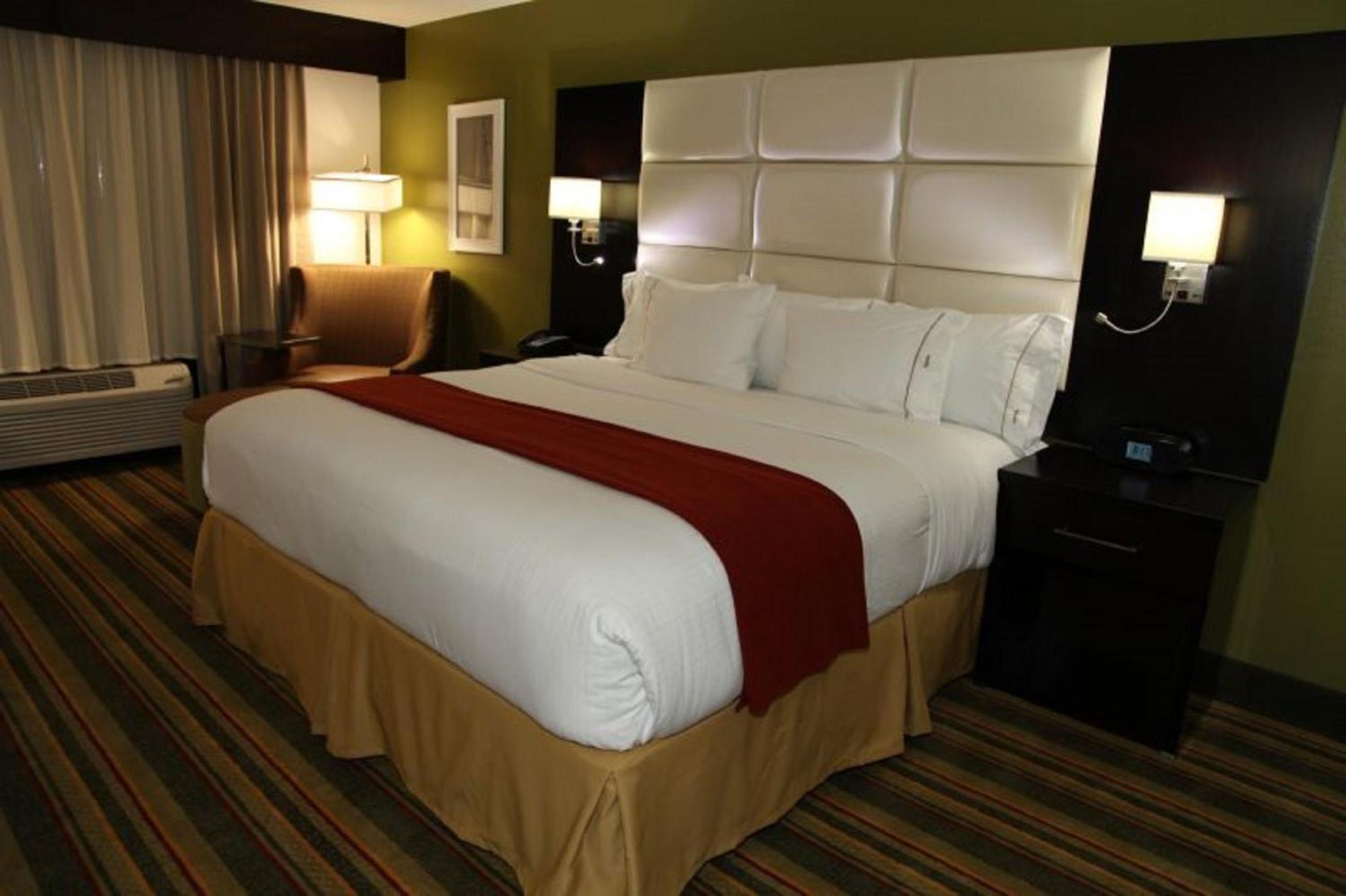 Holiday Inn Express & Suites - Huntsville Airport By Ihg Madison Luaran gambar